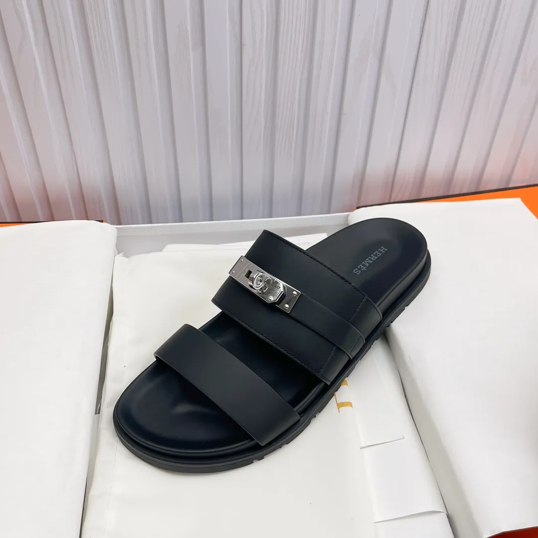 👟👟Ex-factory price 480👟👟 High version of Hermes 🐎The extremely popular couple's second uncle slippers/the latest snake print sandals and slippers, paired with various colorful socks, so trendy!  ———————— Upper: imported cowhide/Lining: imported cowhide Outsole: Tpu non-slip and wear-resistant outsole Female 36-46.
